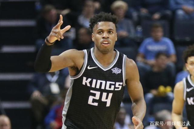 弗格34分辽宁大胜首钢 王哲林24分上海胜宁波