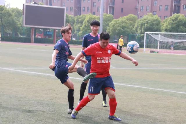 火箭险胜爵士豪取11连胜 独行侠险胜国王6连胜