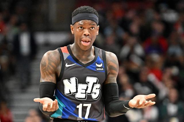 米德尔顿接受左右脚踝手术 季后赛带伤出战